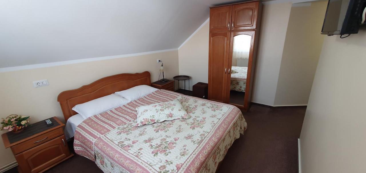 Casa De Vacanta Silvia Mînăstirea Humorului Exteriör bild