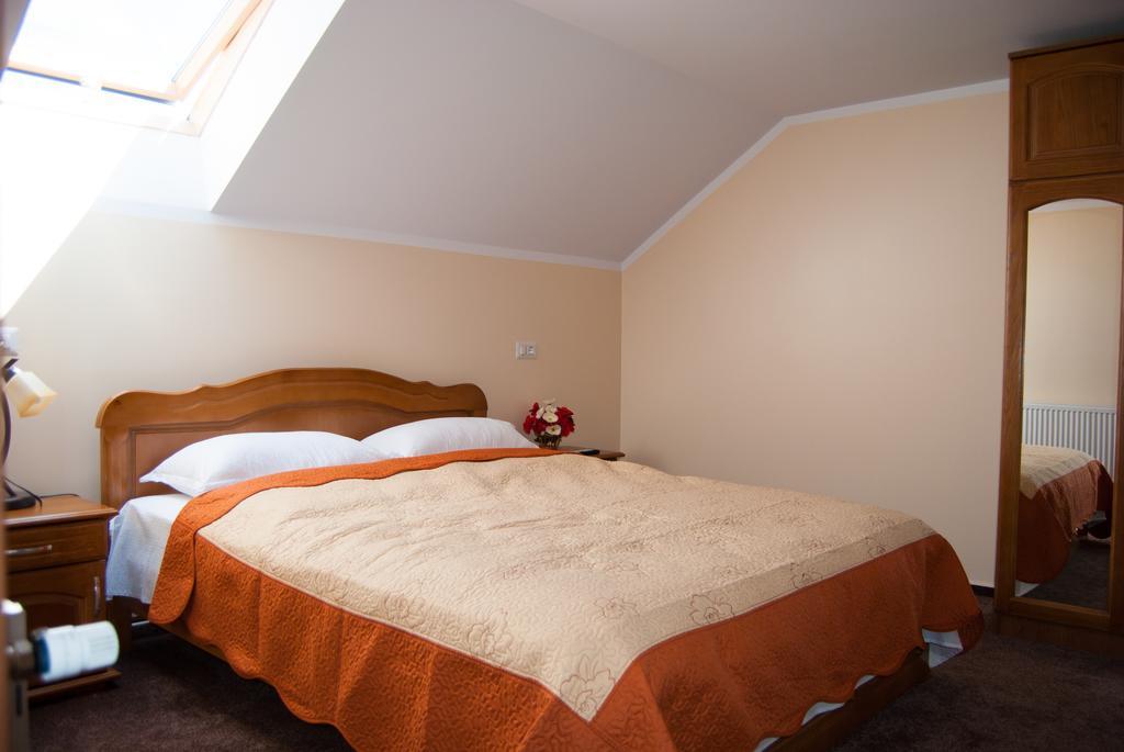 Casa De Vacanta Silvia Mînăstirea Humorului Exteriör bild