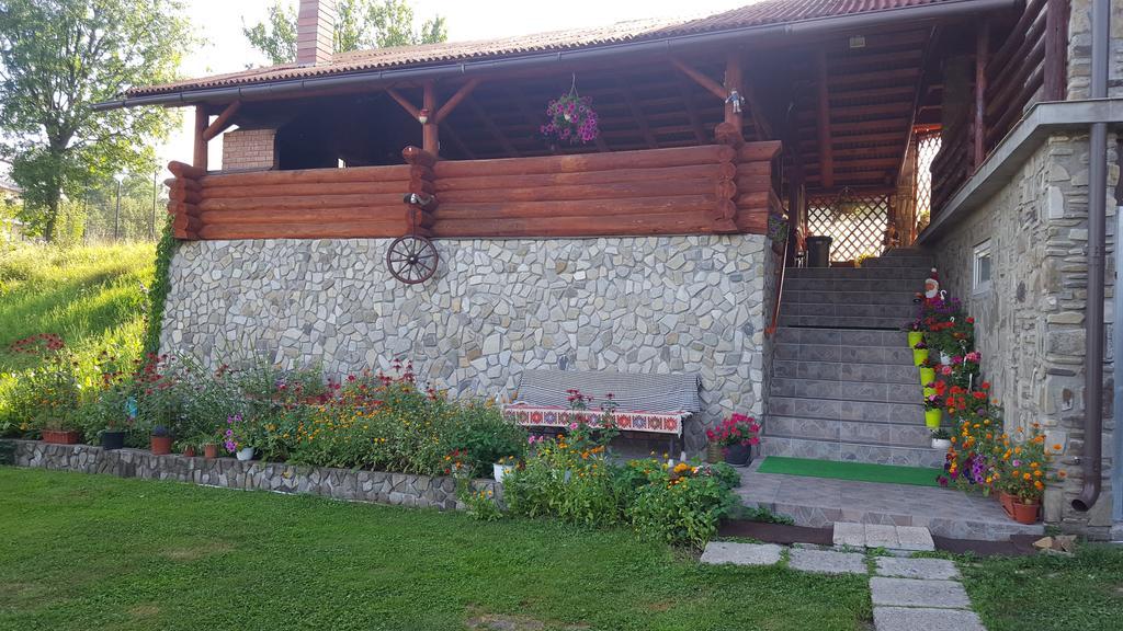 Casa De Vacanta Silvia Mînăstirea Humorului Exteriör bild