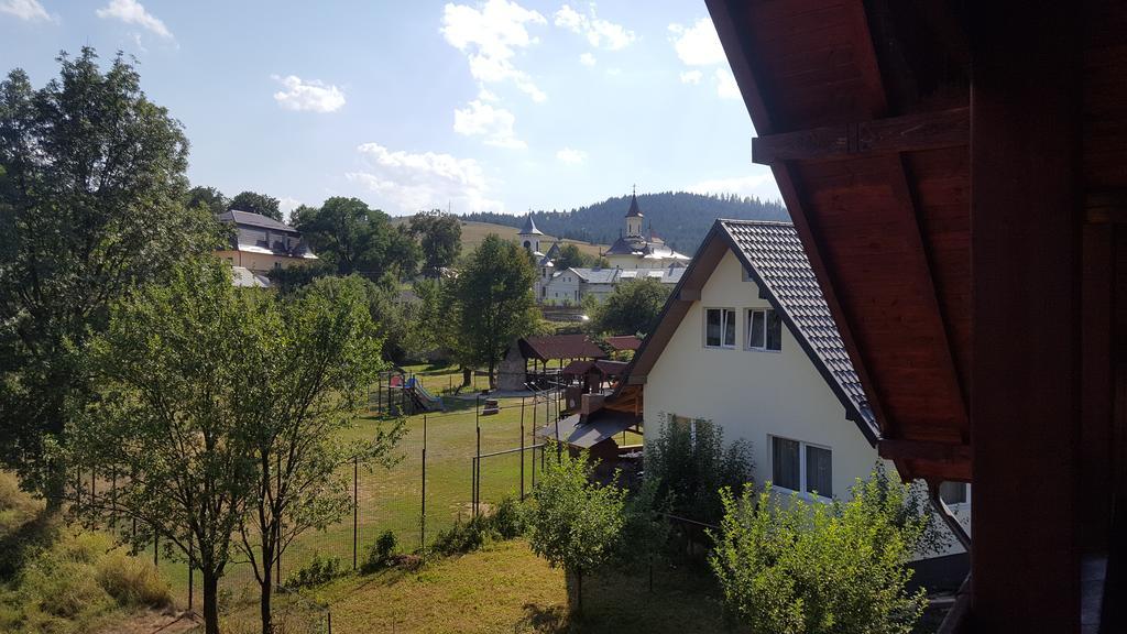 Casa De Vacanta Silvia Mînăstirea Humorului Exteriör bild